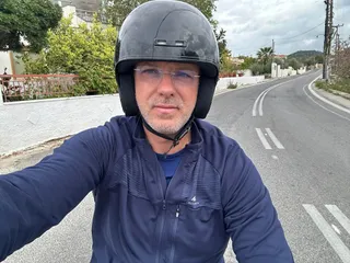 Moșteanu își publică diploma de licență, după ce universitatea trecută în primul CV din 2016 spune că nu a fost niciodată student acolo