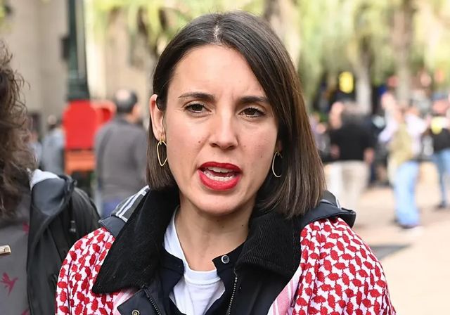 El Gobierno aprobará por real decreto una regularización de al menos medio millón de inmigrantes para evitar el Congreso