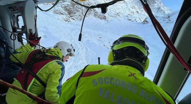 Sciatore italiano muore in Tirolo durante un fuoripista