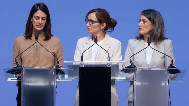 Rocío Osorno se adelanta a la Navidad con el vestido maxi lazo de terciopelo de Zara que solo cuesta 40 euros