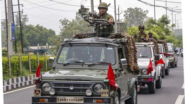 Army chief reviews anti-terror ops at joint security meet in Jammu