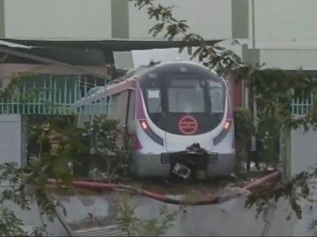 Delhi Metro trains and city buses to run with full seating capacity
