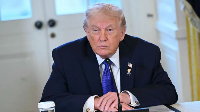 Donald Trump îndeamnă la continuarea protestelor din Iran și la preluarea controlului asupra instituțiilor. „Ajutorul urmează să ajungă”