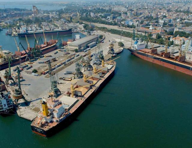 Пристанище Варна сега няма капацитет за украинско зърно