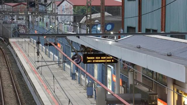 Empuja a su pareja a las vías del metro en Bilbao tras una noche de fiesta