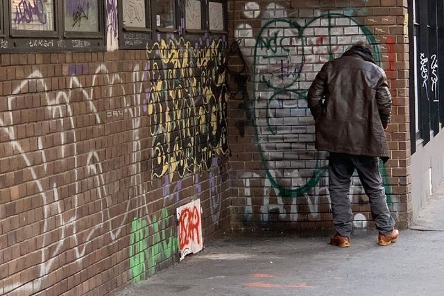 Hajléktalan embert bántalmazhatott, eljárást indított Tapolca polgármestere ellen a rendőrség