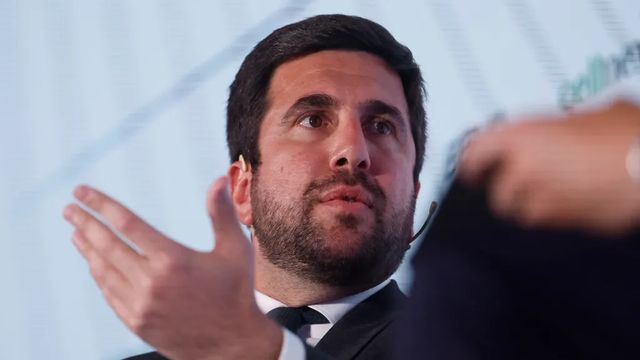 Enrique Riquelme notifica que se presenta a las elecciones a la presidencia del Real Madrid