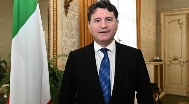 Presunte molestie in Senato, Silvestro respinge le accuse e provoca: “Mi denuncino, ci divertiremo”
