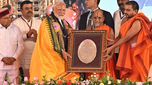 Prime Minister recites verses of Bhagavad Gita in Udupi
