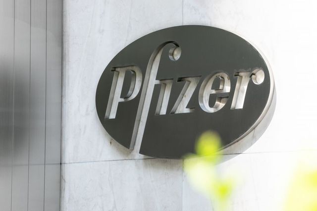 A fost stabilit calendarul procesului dintre Pfizer și România