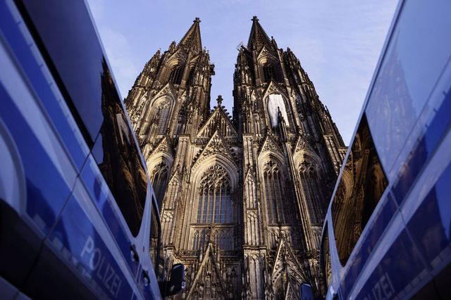 Alertă la catedrala din Koln, Germania | Trei islamiști au fost arestați după demascarea unui plan de atentat în seara de Revelion