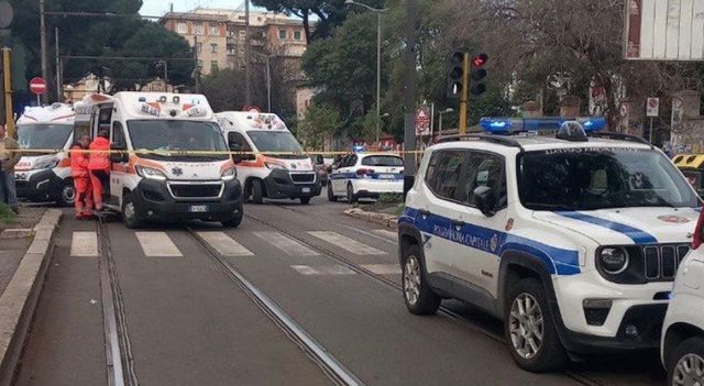 Tamponamento fra due tram a Roma, 10 feriti lievi