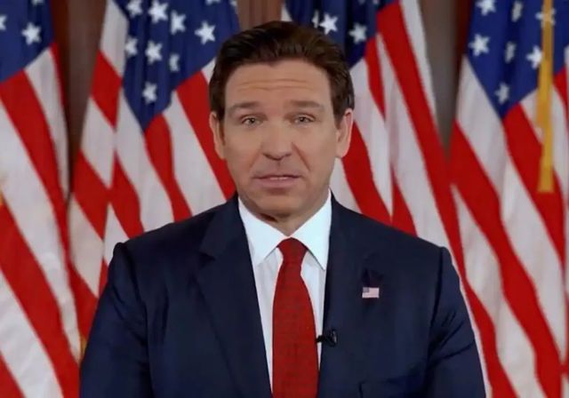 DeSantis se retira de la carrera a la Casa Blanca y respalda a Trump