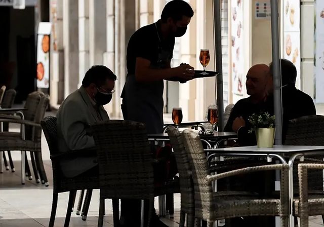 España cruza por primera vez la barrera de los 22 millones de ocupados