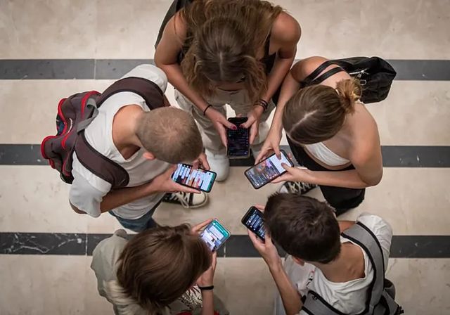 Telefónica y Digi polarizan la batalla por los clientes móviles en España