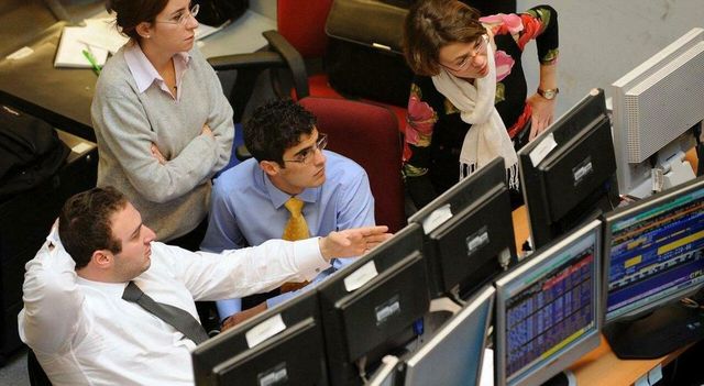 Borse in profondo rosso, da Milano a Wall Street è venerdì nero