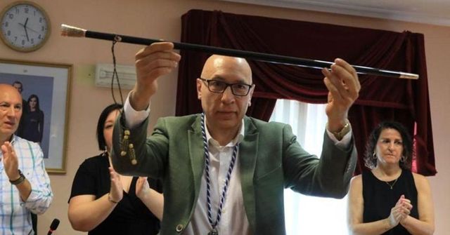 Una militante denuncia por el canal interno del PSOE al alcalde de Barbadás por acoso laboral