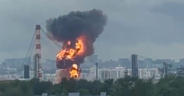 Drone ucrainene lovesc o rafinărie din Moscova