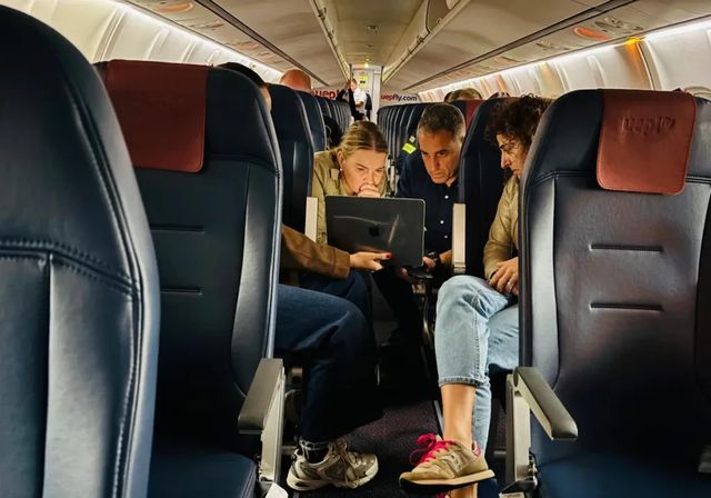 Prohens y los técnicos de Emergencias, encerrados en un avión por el temporal en Ibiza