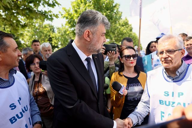 Ciolacu s-a întâlnit la Buzău cu reprezentanții profesorilor: Cred că este vorba și de respect