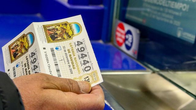 ¿Dónde se cobra el premio de Lotería de Navidad si es mayor de 2.000 euros?