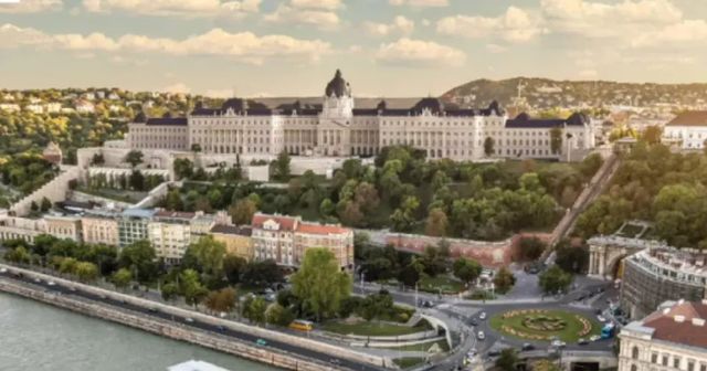 Leállítja a kormány a budavári palota újjáépítését