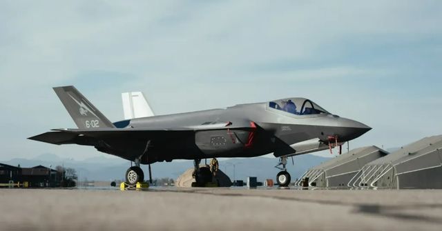 Projekt F-35 musí podle Babiše pokračovat, chce ale vylepšit podmínky smlouvy