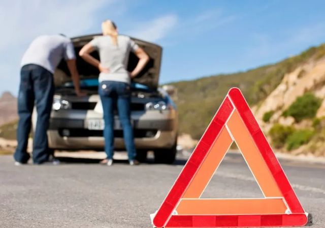 Estafas en la carretera: simulan averías y exigen pagos abusivos