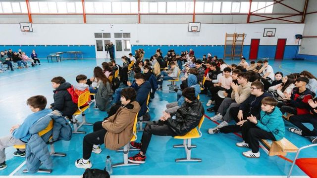 Fundatia Tinmar - ,,Educatie pentru viitor: 413 burse pentru elevii din Sectorul 3, Bucuresti