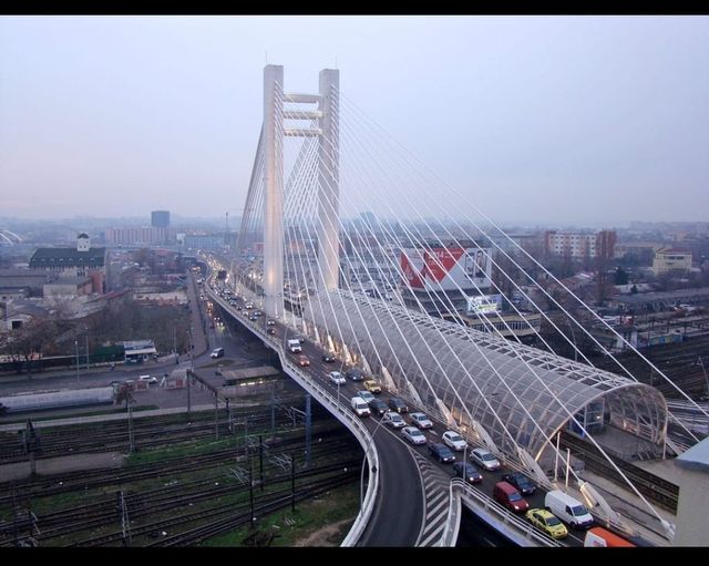 Podul Basarab se redeschide circulației în această noapte. Reparațiile nu sunt însă finalizate