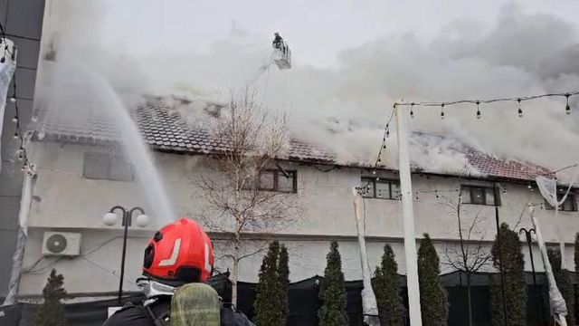 Incendiu la o clădire situată în municipiul Slatina