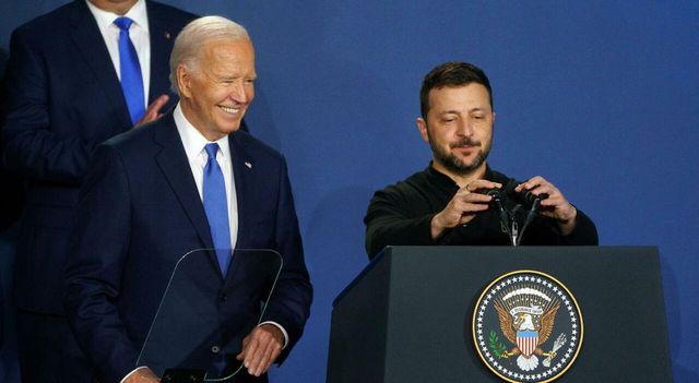 Biden presenta Zelensky come Putin, poi si corregge