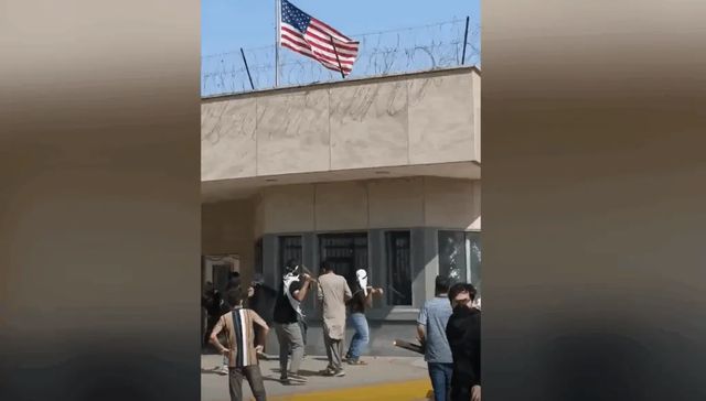 Pakistan, almeno 8 morti in tentato assalto a consolato Usa a Karachi