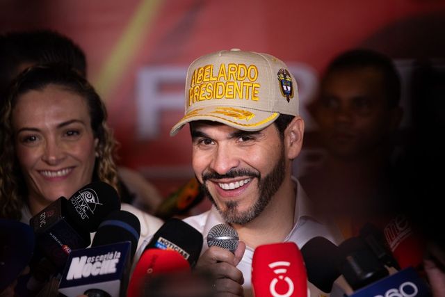 Milionarul de extremă dreapta Abelardo de la Espriella, admirator al lui Trump, câștigă la limită alegerile prezidențiale din Columbia