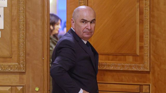 PSD îl acuză pe Ilie Bolojan că angajează „pe ultima sută de metri, pile și apropiați în instituții guvernamentale”