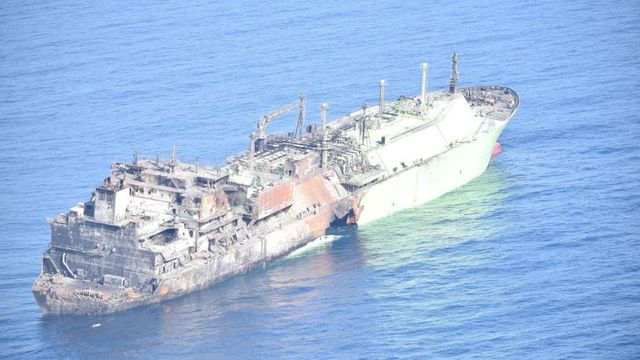 Un petrolero ruso a la deriva y sin control en aguas del Mediterráneo