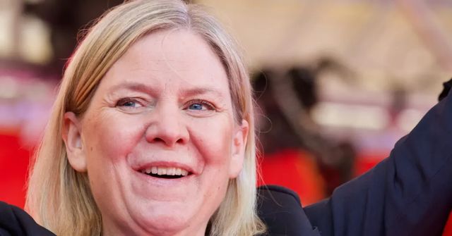 Ve švédských parlamentních volbách těsně vede opoziční středolevý blok
