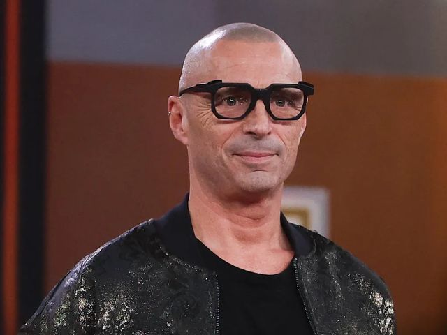 Spiava Alex Britti in casa, condannata l’ex compagna