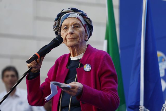 Roma, Emma Bonino dimessa dall'ospedale: è a casa