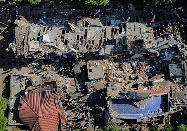 Colombia lucha contrarreloj tras el terremoto para encontrar vida entre los escombros
