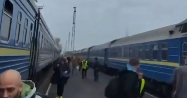 Ruský dron dva kilometry od hranic zasáhl vlak jedoucí z Kyjeva do Varšavy