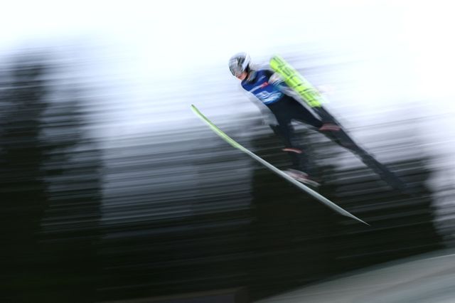 Smíšený tým českých sdruženářů je po skocích na středním můstku poslední