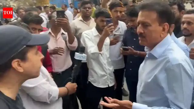 'Get out of here': Minister gets taste of 'akrosh' over traffic jam during BJP's Mumbai rally