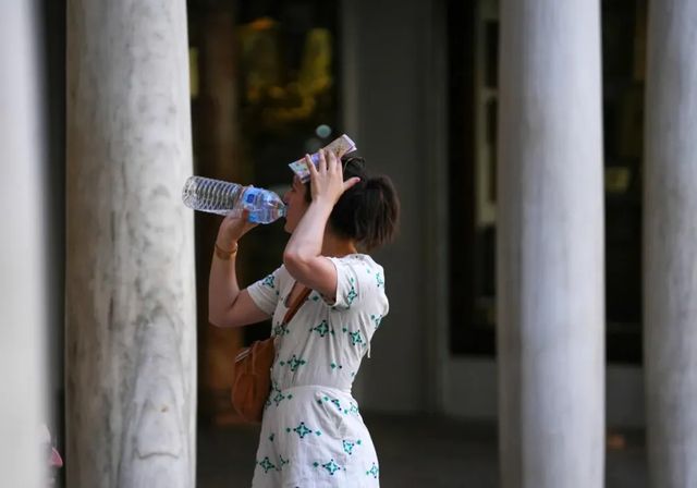 El calor va a más y la Aemet amplía los avisos por altas temperaturas a once comunidades