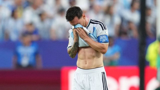 Messi explică de ce a plâns pe teren, după primul gol din Argentina - Algeria