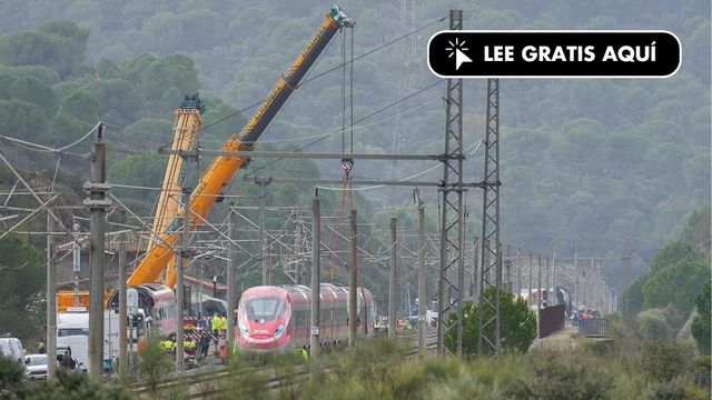 Continúan los trabajos de retirada de restos de los trenes y limpieza de las vías en Adamuz