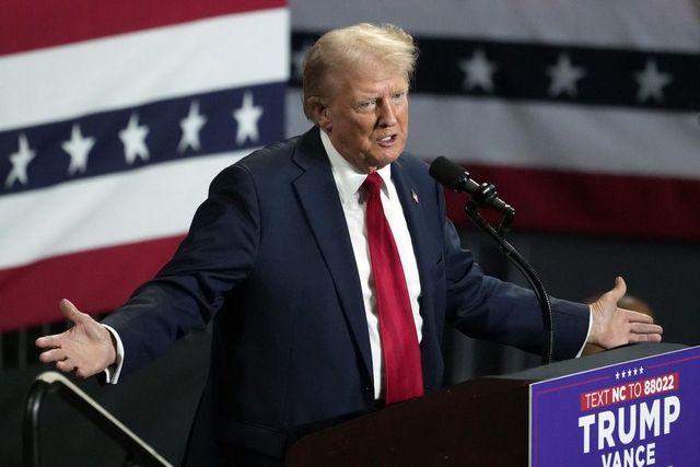 Trump, 'Biden cacciato con colpo di stato da Pelosi-Obama'