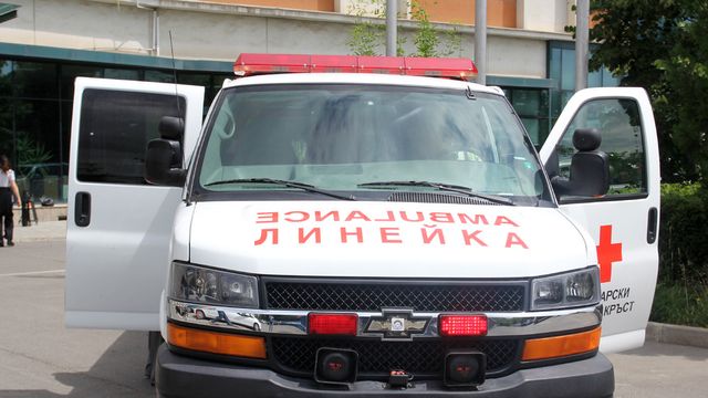 Мъж удари с юмрук в лицето шофьор на линейка в Харманли