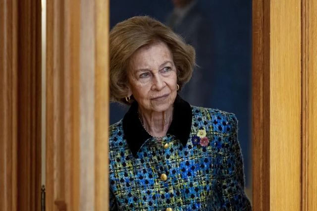 La reina Sofía aplaza su agenda al agravarse el estado de salud de su hermana Irene