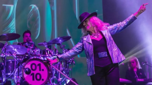 Le kellett állítani Csepregi Éva kecskeméti koncertjét